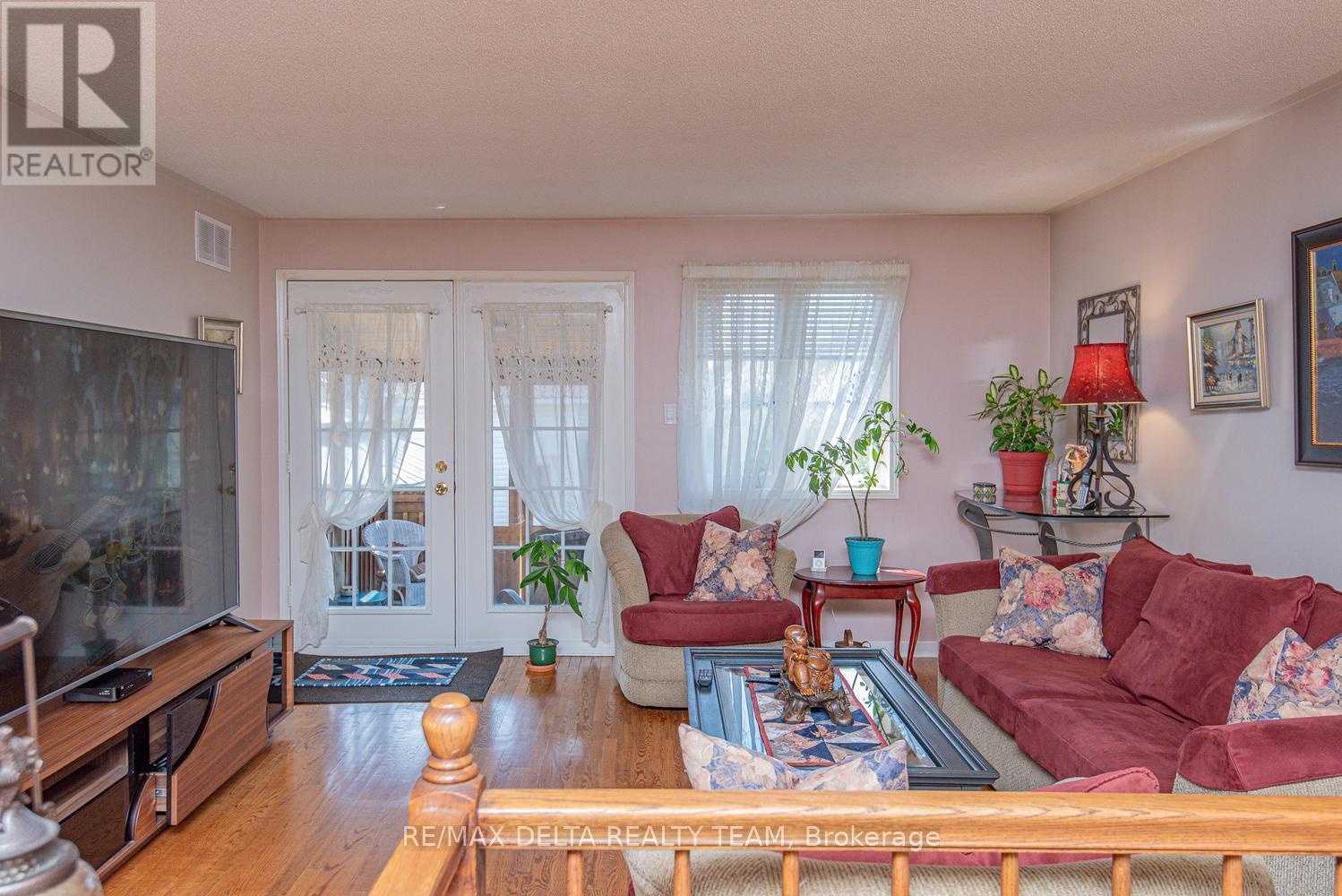 892 Scott Dupuis Way, Ottawa, Ontario  K1C 3A7 - Photo 6 - X13814168