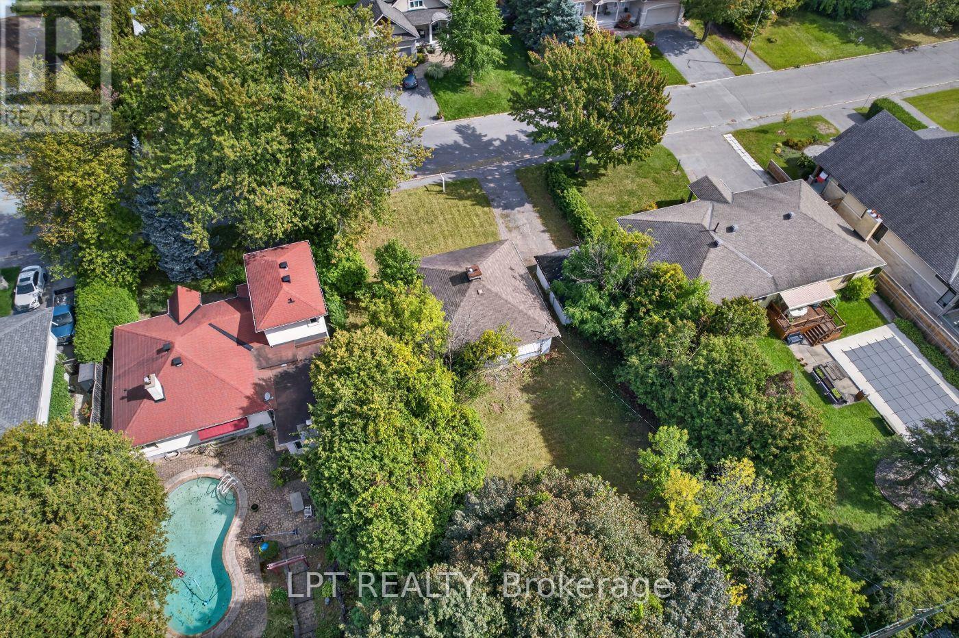 868 Mountainview Avenue, Ottawa, Ontario  K2B 5G2 - Photo 13 - X13814194