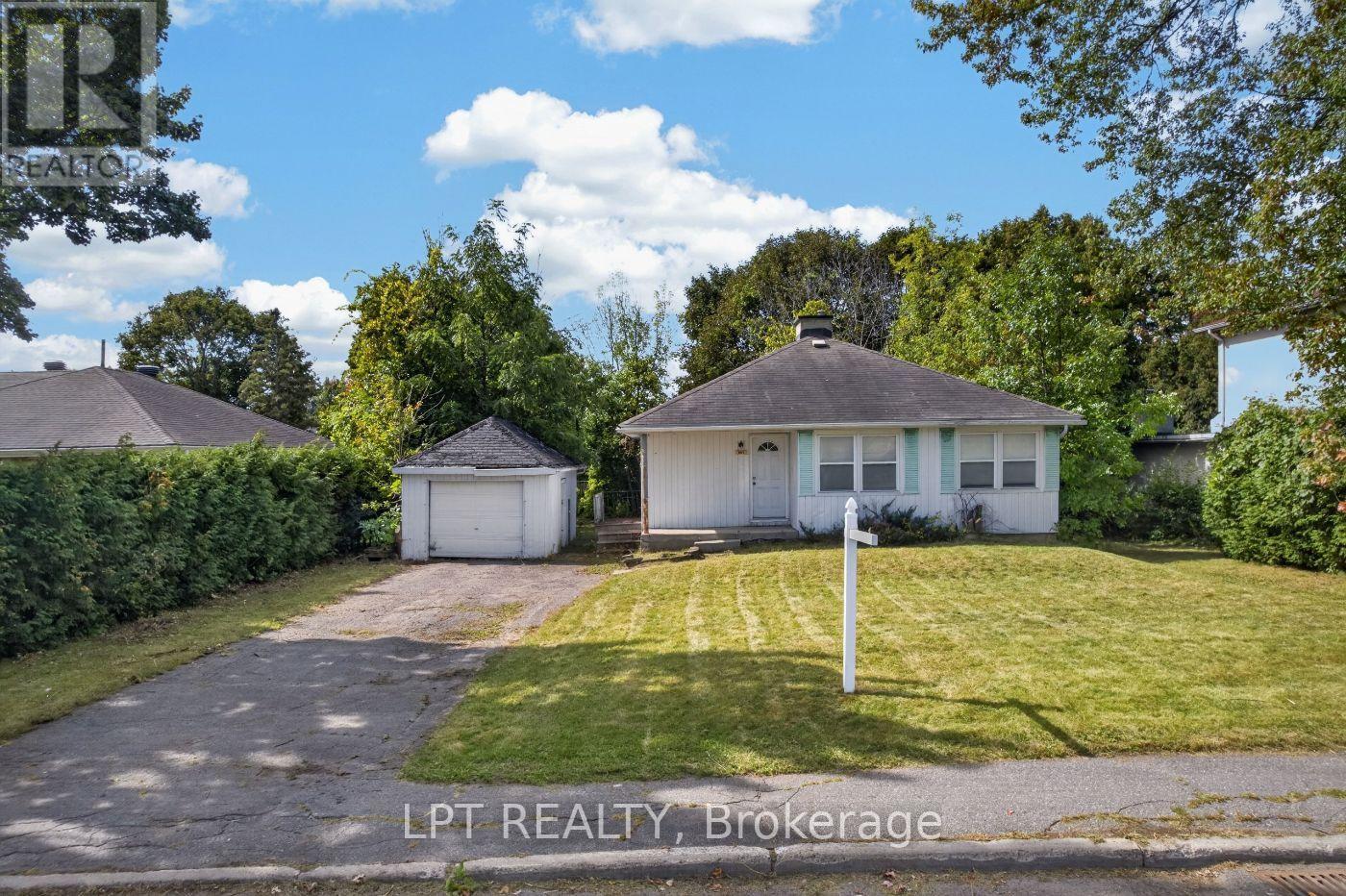 868 Mountainview Avenue, Ottawa, Ontario  K2B 5G2 - Photo 3 - X13814194