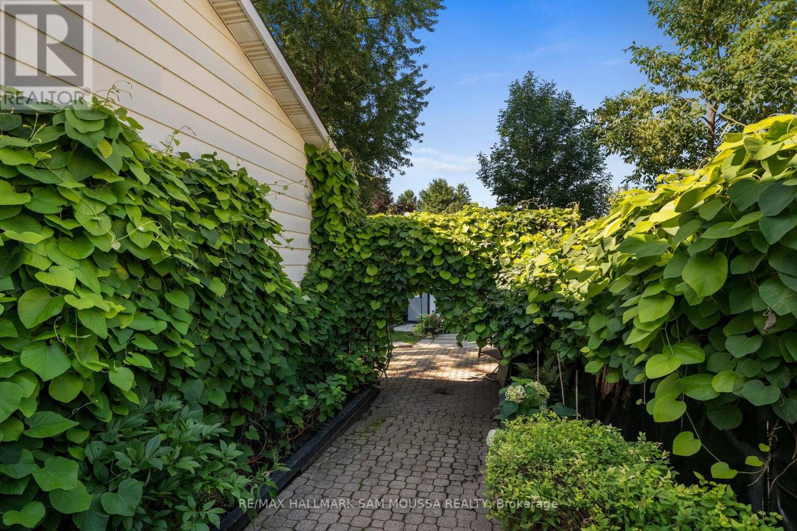 35 Ballantrae Way, Ottawa, Ontario  K2L 1N3 - Photo 33 - X13814210
