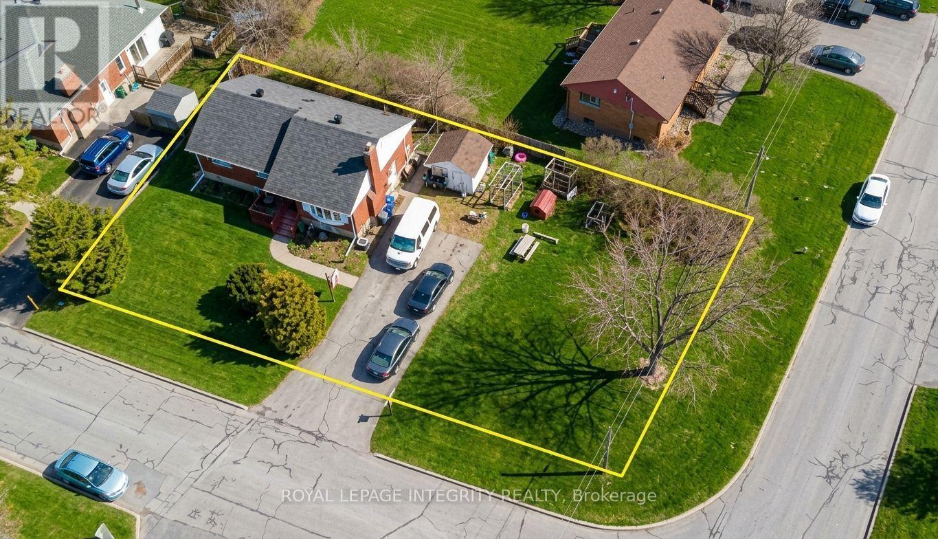 176 OAKRIDGE BOULEVARD, Ottawa, Ontario