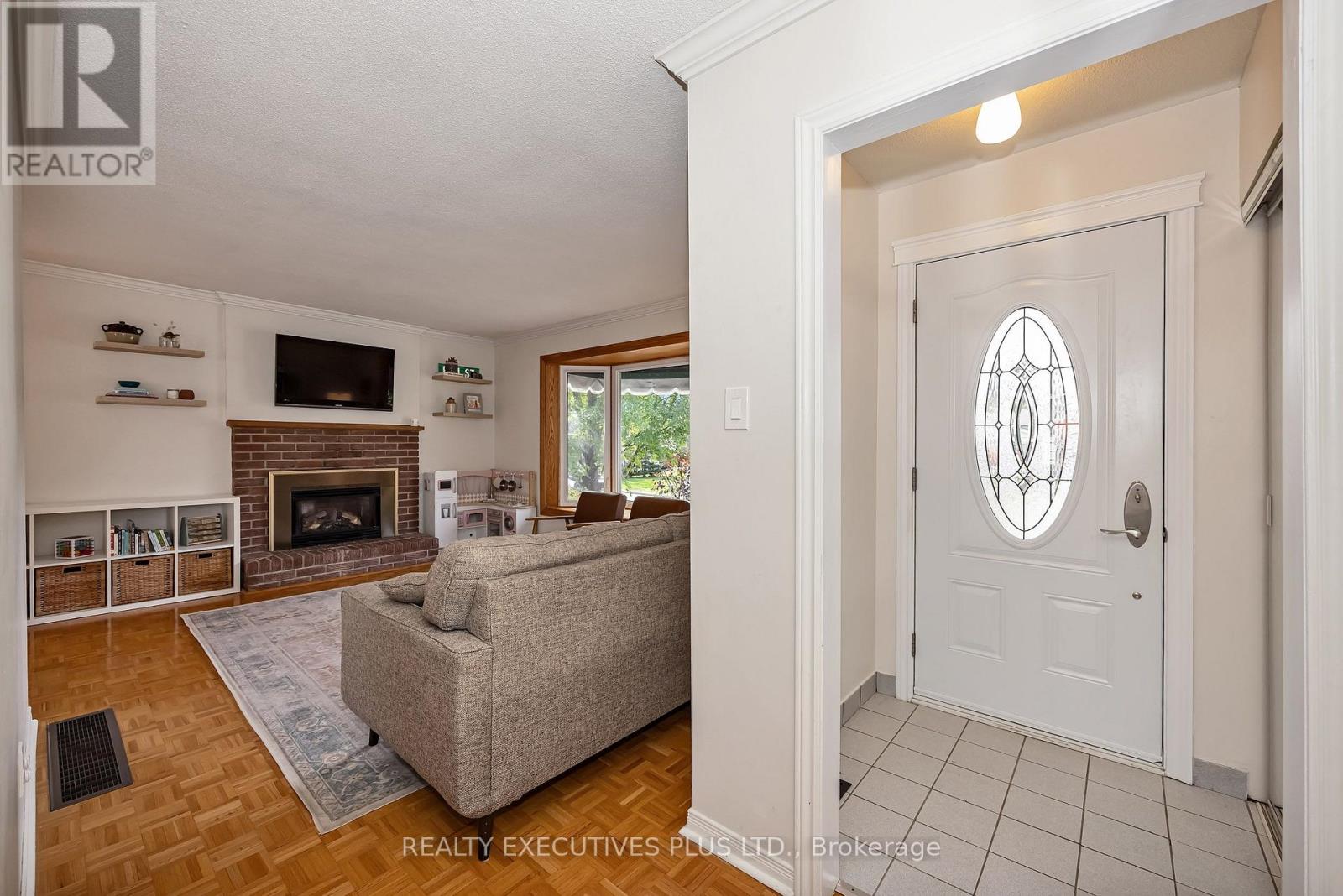 1533 Payette Drive, Ottawa, Ontario  K1E 1S8 - Photo 4 - X13814330
