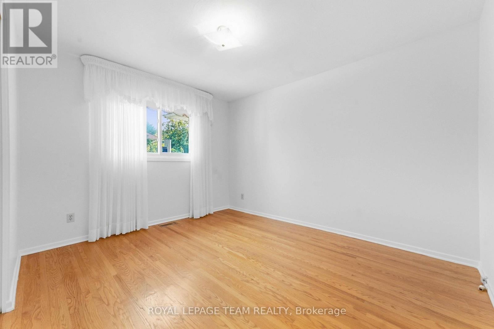 1515 Valmarie Avenue, Ottawa, Ontario  K2C 1V7 - Photo 10 - X13814454