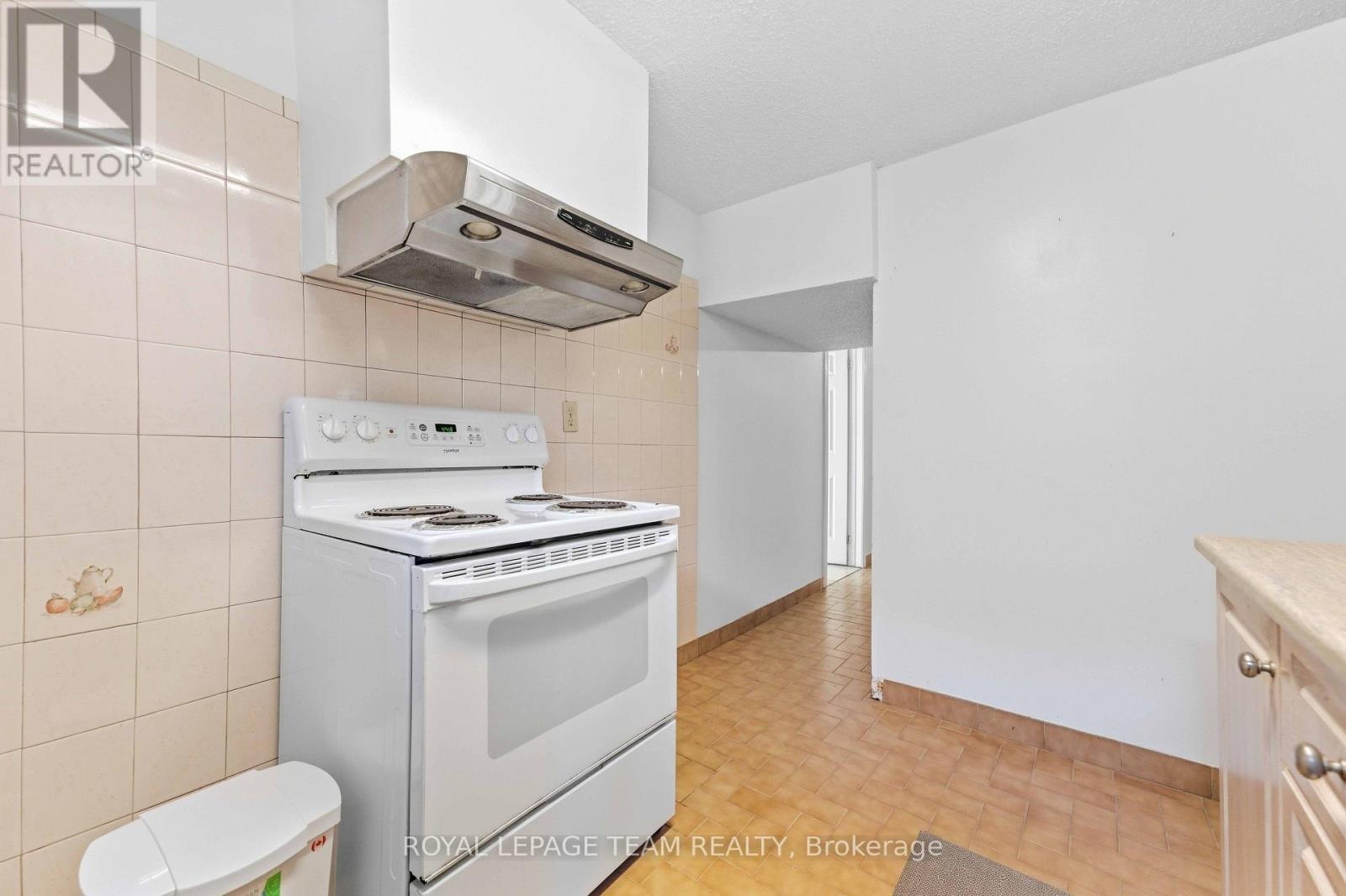 1515 Valmarie Avenue, Ottawa, Ontario  K2C 1V7 - Photo 34 - X13814454