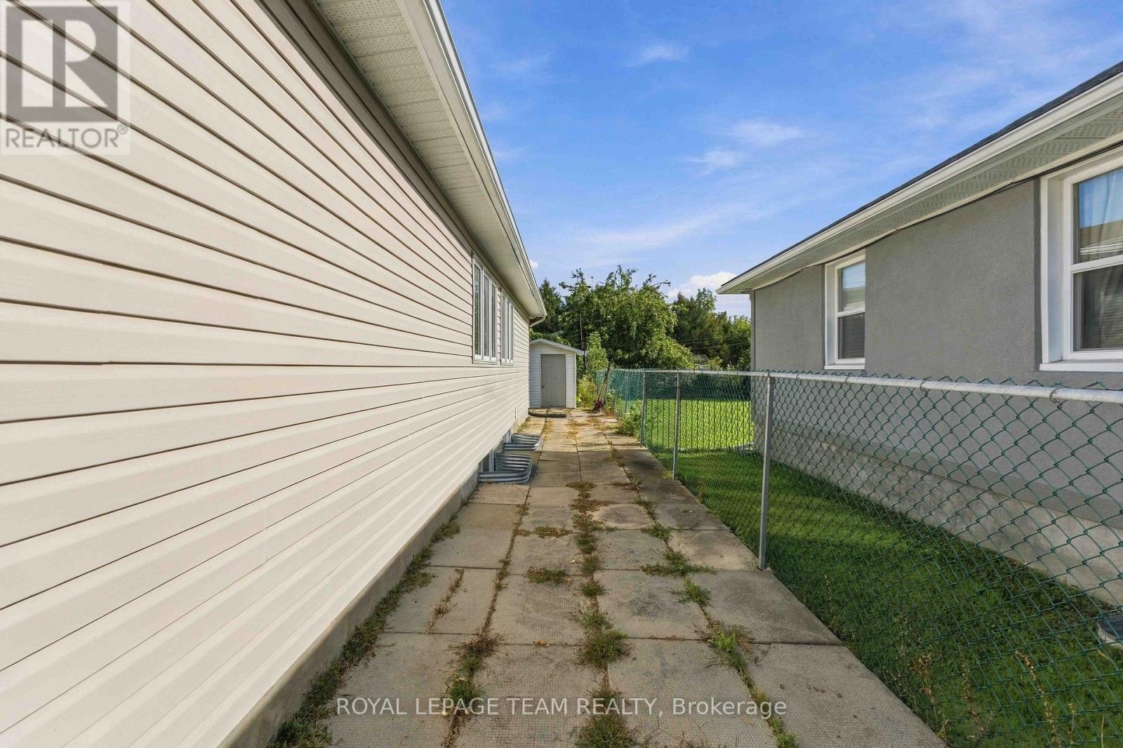 1515 Valmarie Avenue, Ottawa, Ontario  K2C 1V7 - Photo 47 - X13814454