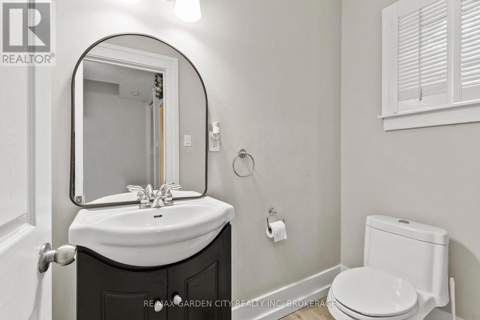 151 St George Street, Welland (Broadway), Ontario L3C 5N9 - Photo 11 - X13814384
