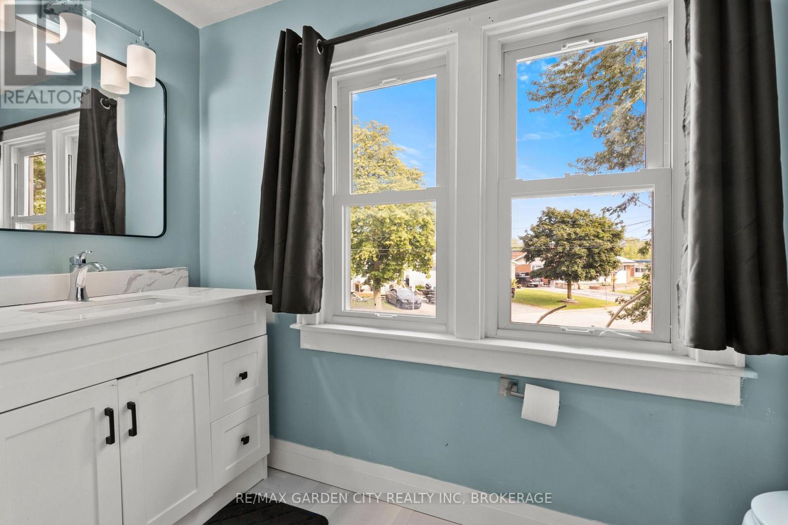 151 St George Street, Welland (Broadway), Ontario L3C 5N9 - Photo 13 - X13814384