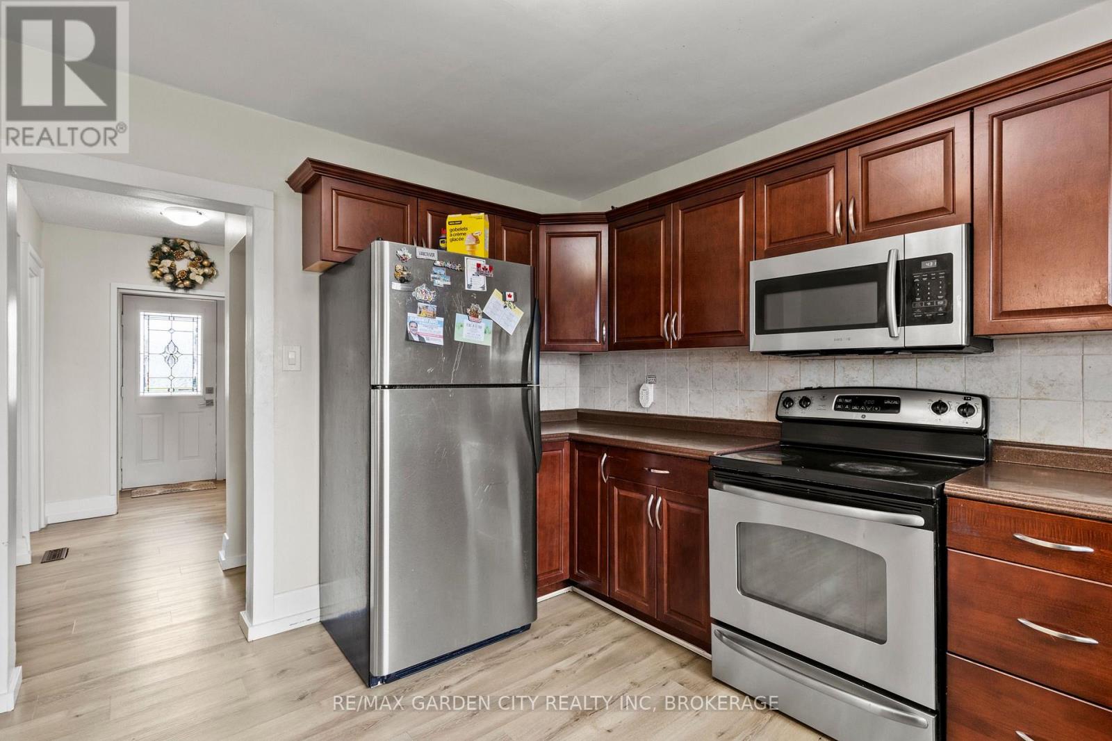 151 St George Street, Welland (Broadway), Ontario L3C 5N9 - Photo 9 - X13814384