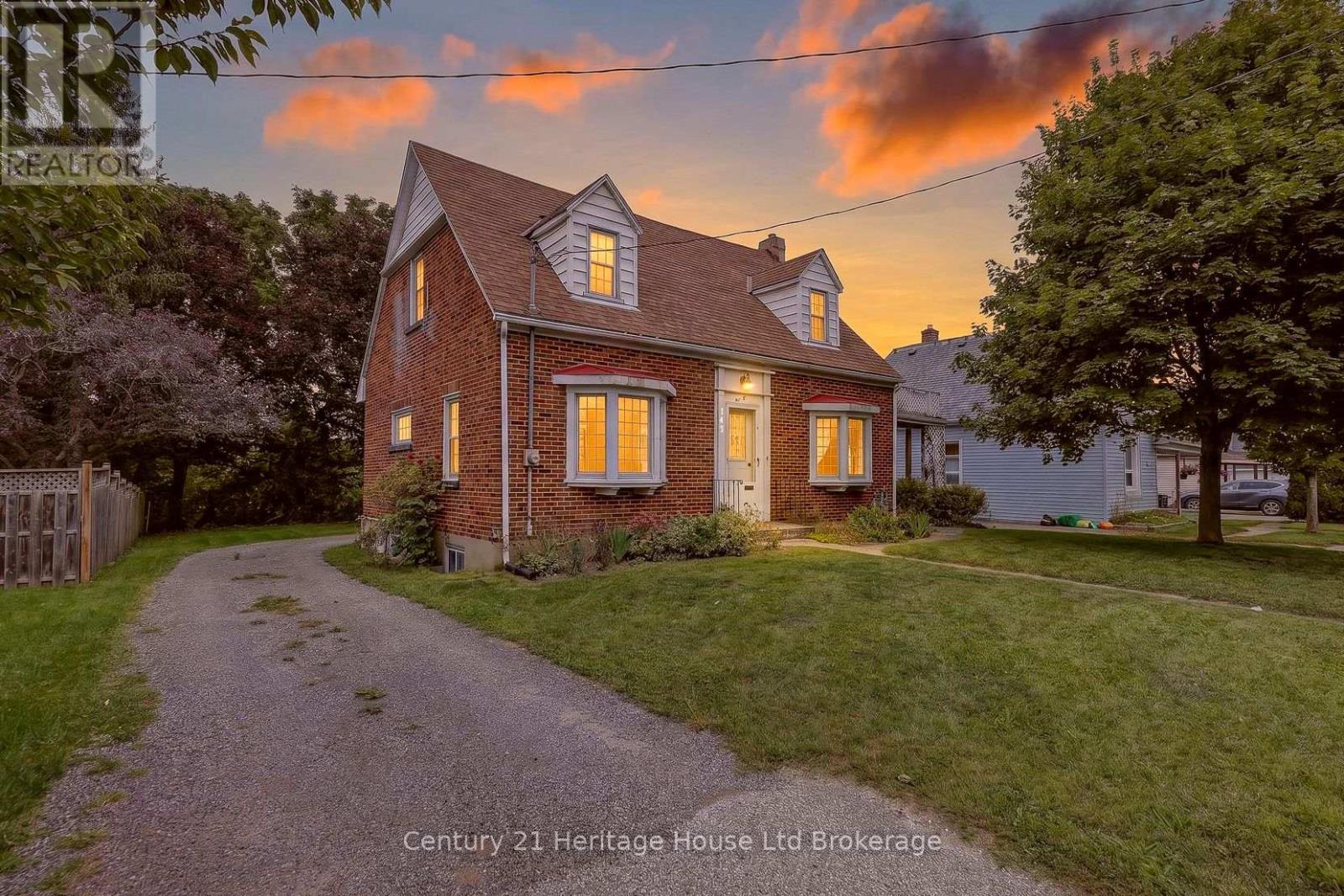 143 Charles Street E, Ingersoll, Ontario N5C 1J9 - Photo 1 - X13814386