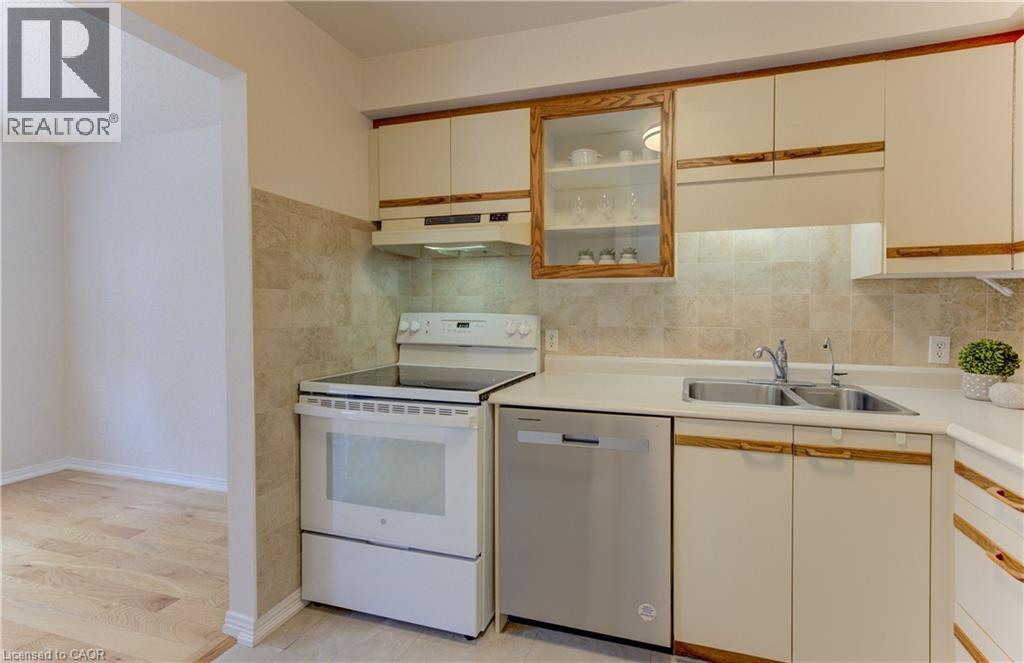 360 Cornridge Place Unit# 4, Waterloo, Ontario  N2T 2N9 - Photo 6 - 40863010