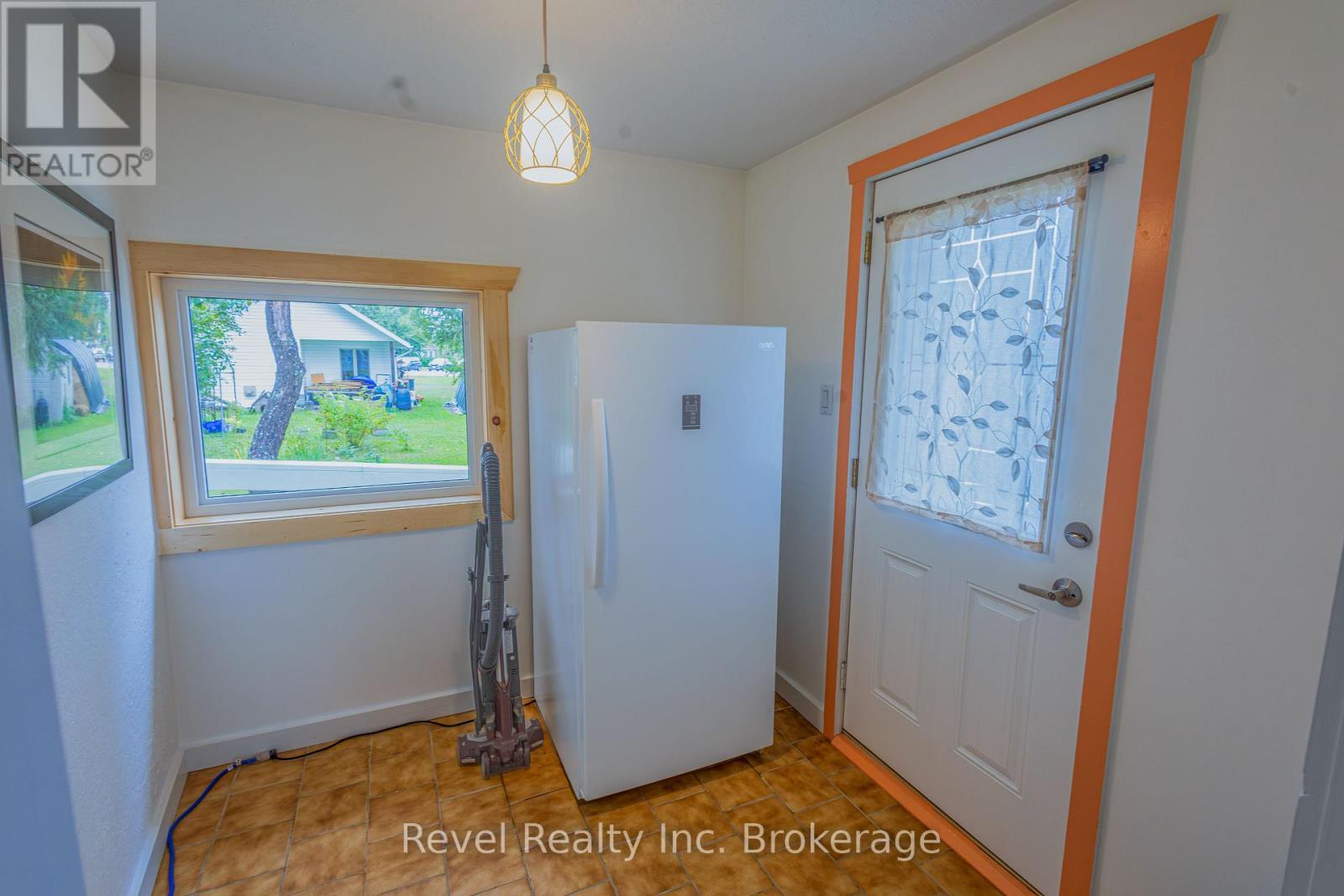 2 Lincoln Avenue, South River, Ontario  P0A 1X0 - Photo 14 - X13814302