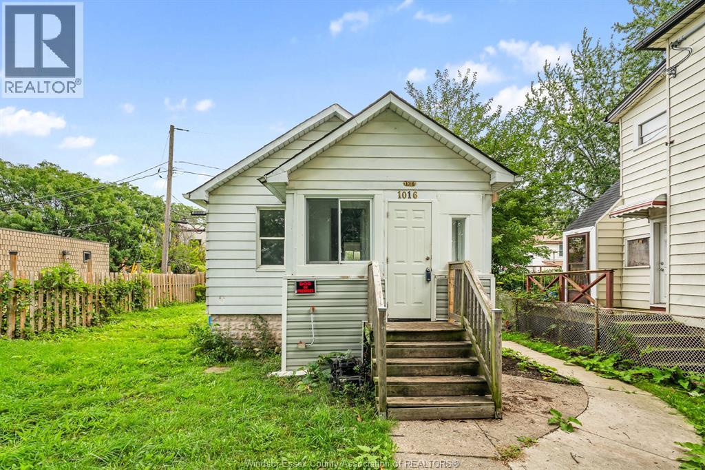 1016 Hickory Rd, Windsor, Ontario