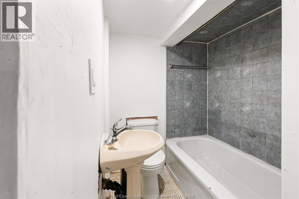 1016 Hickory Rd, Windsor, Ontario  N8Y 3S1 - Photo 18 - 26023129