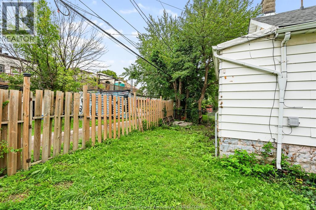 1016 Hickory Rd, Windsor, Ontario  N8Y 3S1 - Photo 22 - 26023129