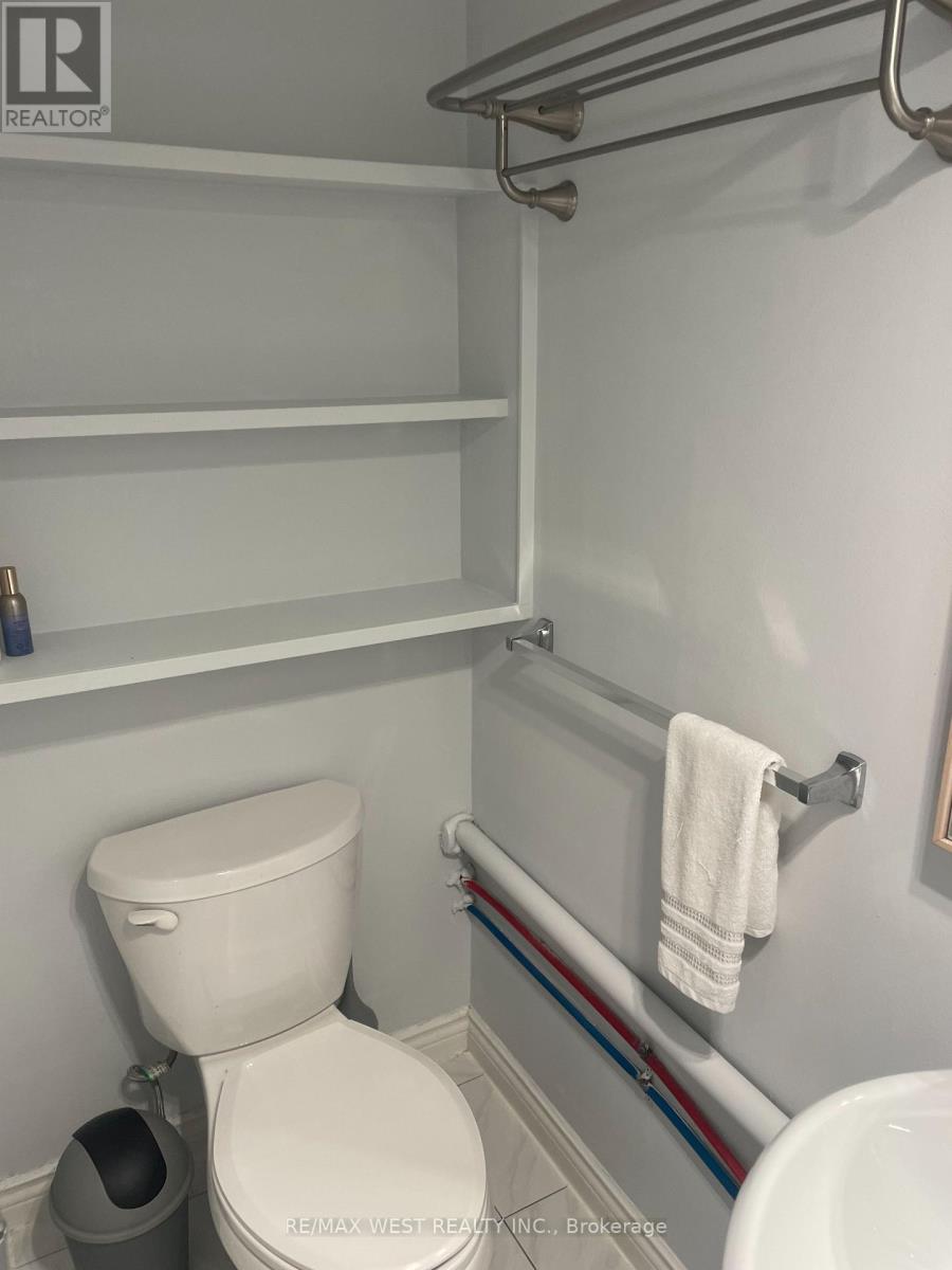 Main Floor - 281 Howland Avenue, Toronto, Ontario  M5R 3B8 - Photo 13 - C13814226