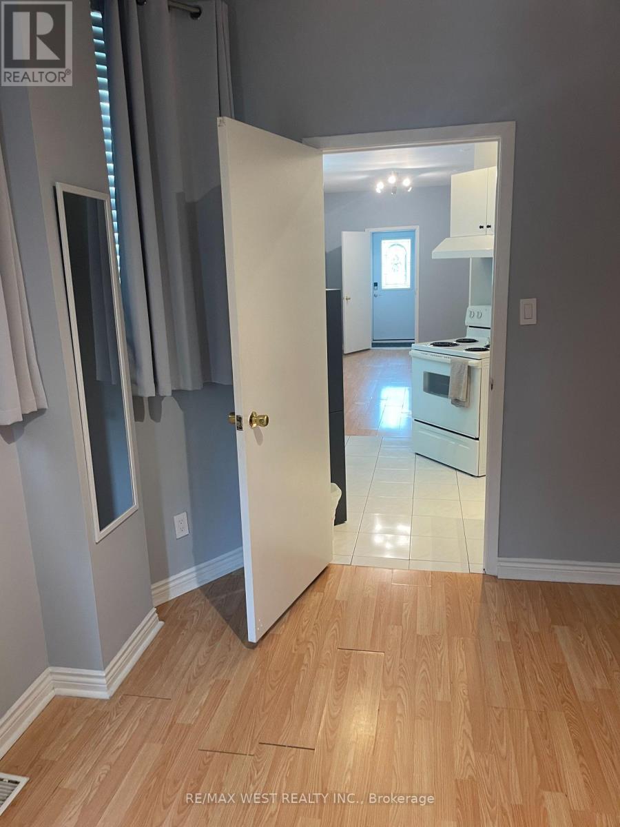 Main Floor - 281 Howland Avenue, Toronto, Ontario  M5R 3B8 - Photo 8 - C13814226