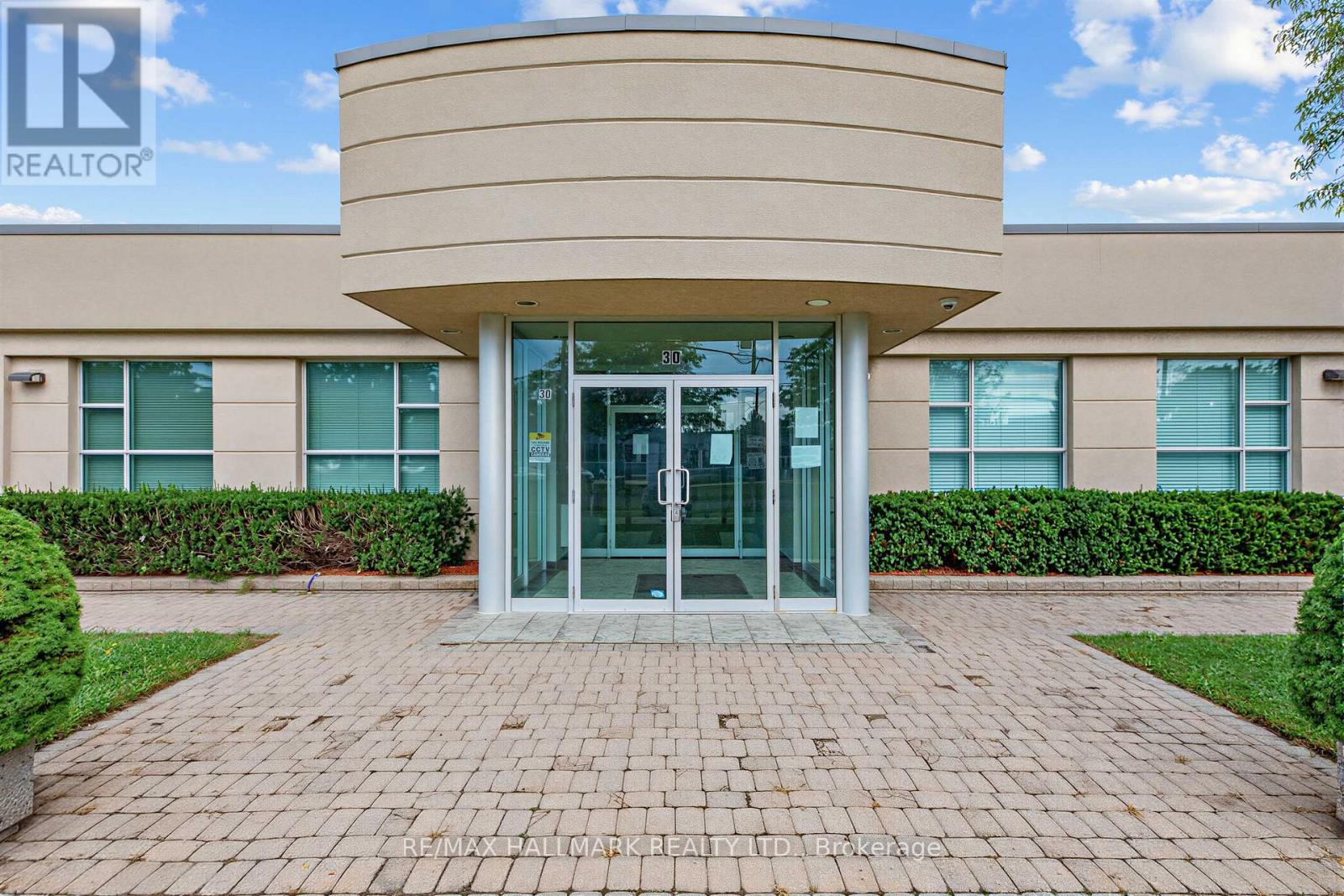 201 (Divisible) - 30 Kern Road, Toronto (Banbury-Don Mills), Ontario  M3B 1T1 - Photo 2 - C13814344