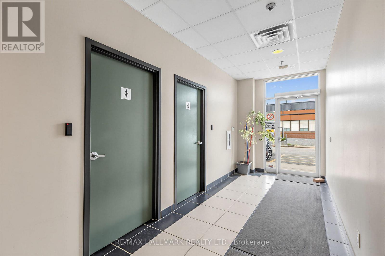 201 (Divisible) - 30 Kern Road, Toronto (Banbury-Don Mills), Ontario  M3B 1T1 - Photo 5 - C13814344