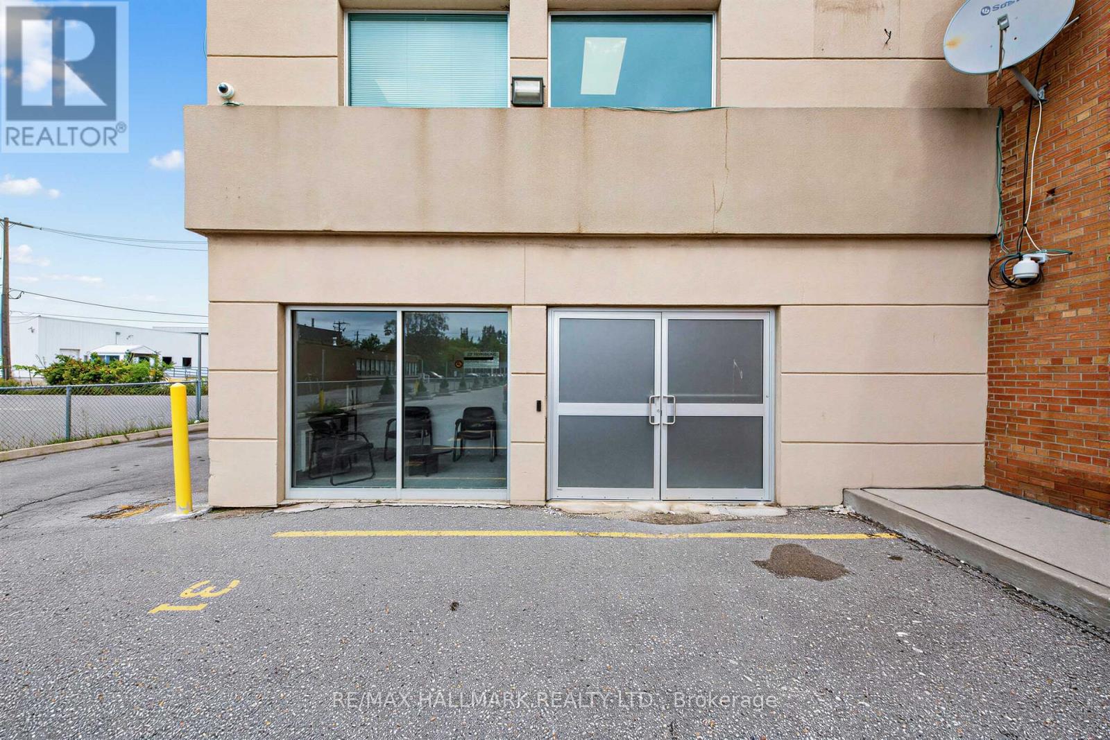 103 - 30 Kern Road, Toronto (Banbury-Don Mills), Ontario  M3B 1T1 - Photo 7 - C13814356
