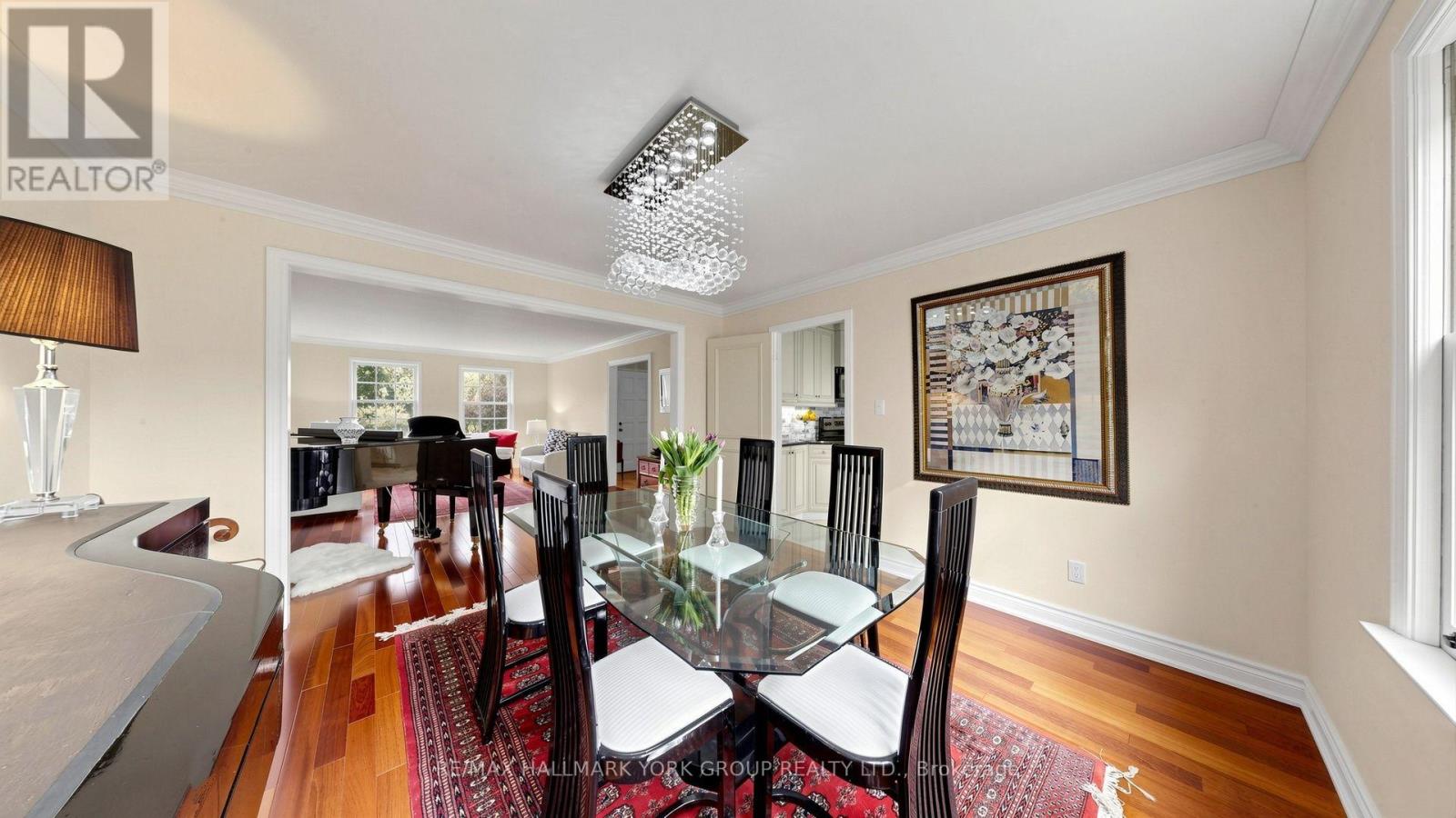 45 Pinnacle Road, Toronto (St. Andrew-Windfields), Ontario  M2L 2V6 - Photo 8 - C13814398