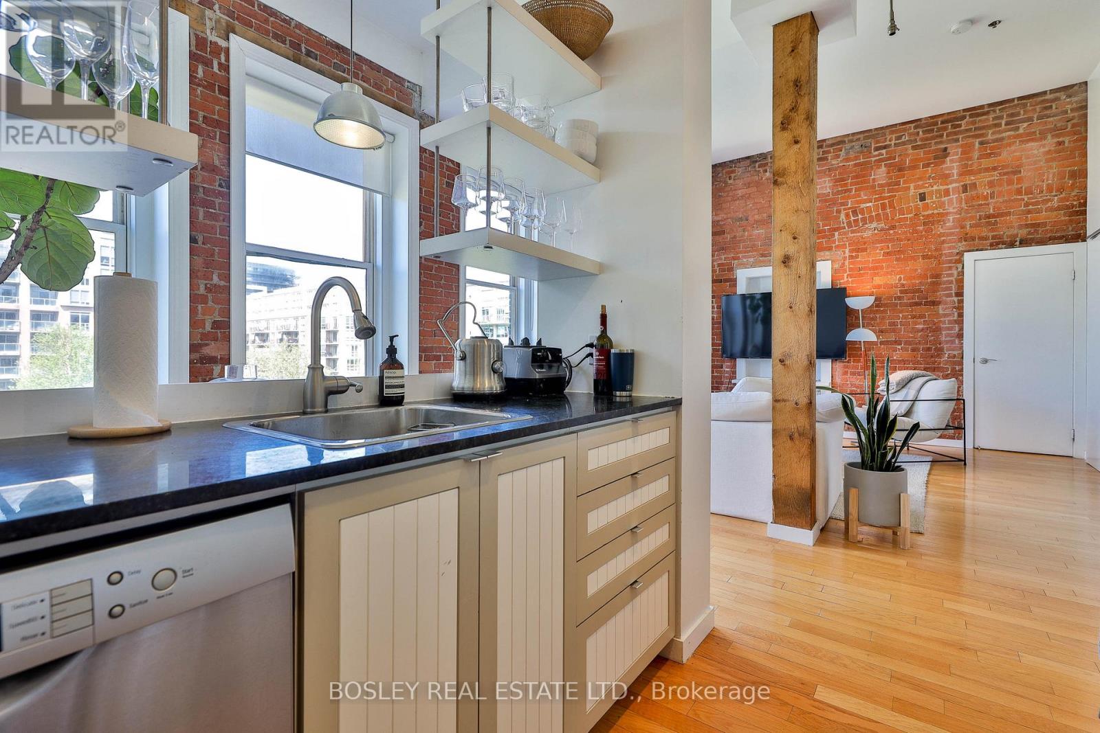 405 - 915 King Street W, Toronto, Ontario  M6K 3M2 - Photo 8 - C13814462