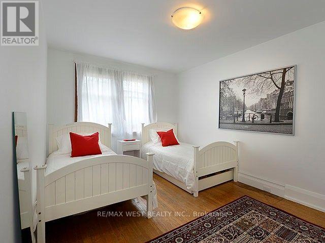 811 Coxwell Avenue, Toronto, Ontario  M4C 3E5 - Photo 12 - E13814284