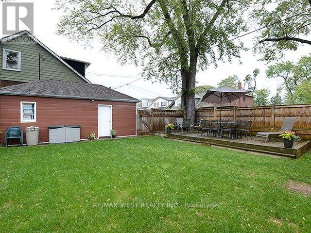 811 Coxwell Avenue, Toronto, Ontario  M4C 3E5 - Photo 15 - E13814284