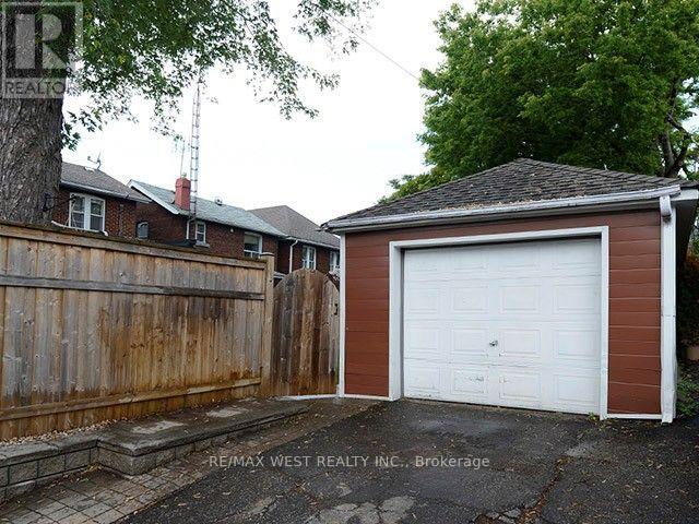 811 Coxwell Avenue, Toronto, Ontario  M4C 3E5 - Photo 17 - E13814284