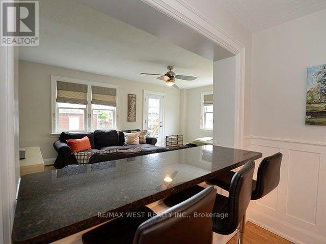 811 Coxwell Avenue, Toronto, Ontario  M4C 3E5 - Photo 7 - E13814284