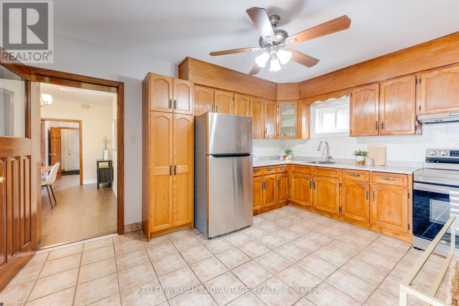 530 Carlaw Avenue, Toronto, Ontario  M4K 3J5 - Photo 16 - E13814380