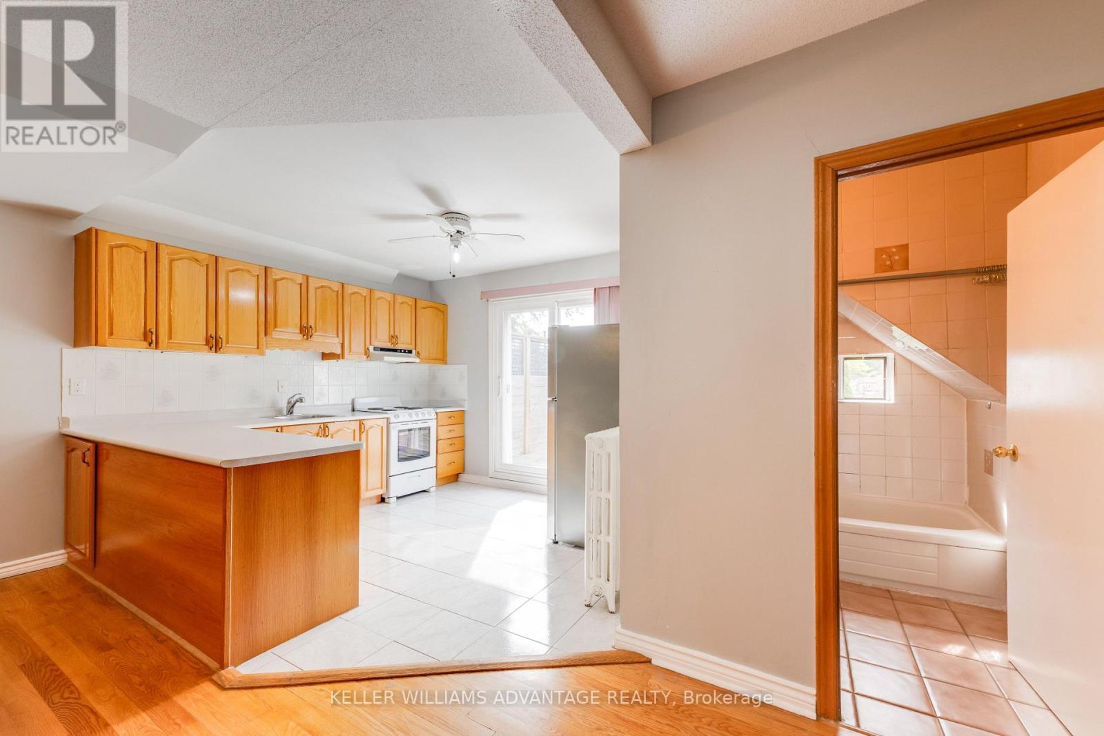 530 Carlaw Avenue, Toronto, Ontario  M4K 3J5 - Photo 22 - E13814380