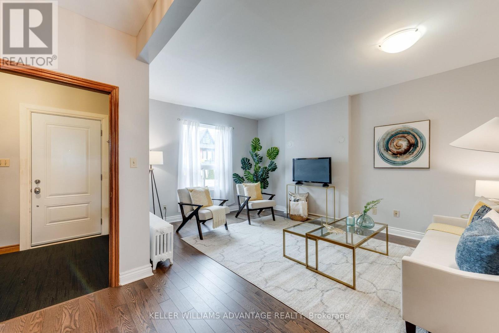 530 Carlaw Avenue, Toronto, Ontario  M4K 3J5 - Photo 6 - E13814380