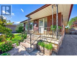 42 BAINHART CRESCENT, Toronto, Ontario