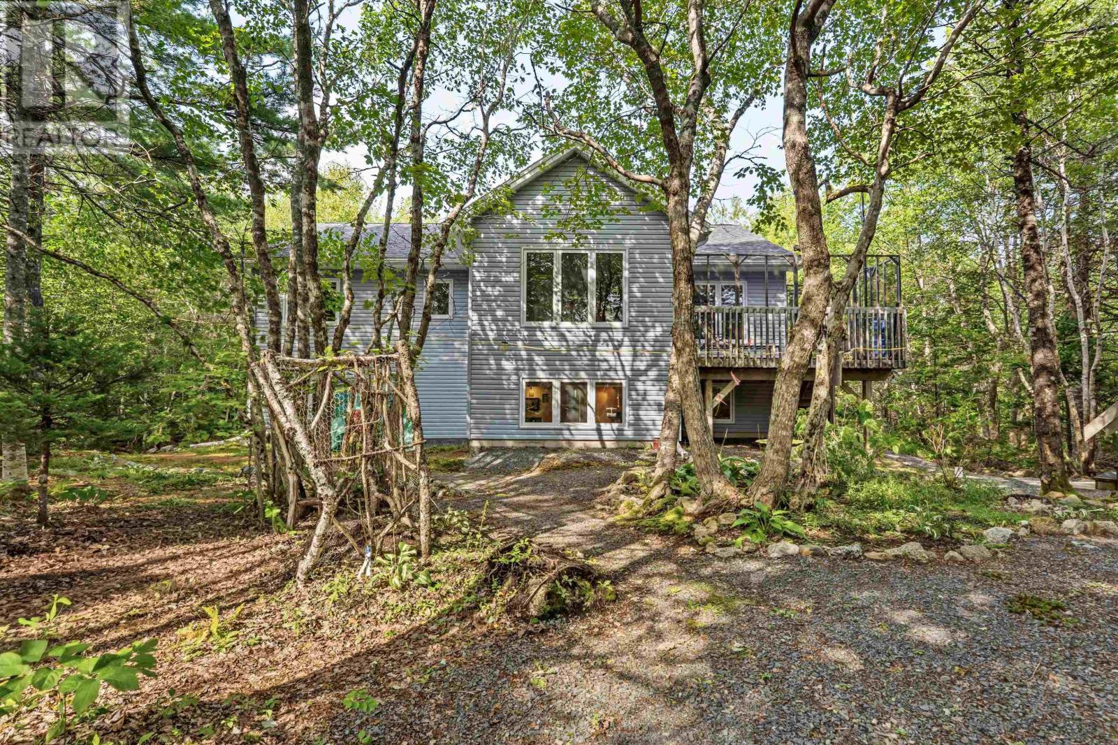 15 Burlington Lane photo 42