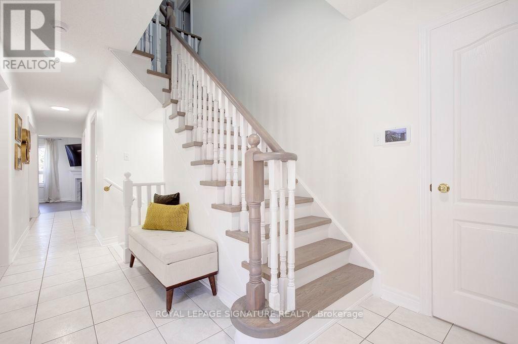 5386 Landsborough Avenue, Mississauga, Ontario  L5R 3X2 - Photo 5 - W13796576