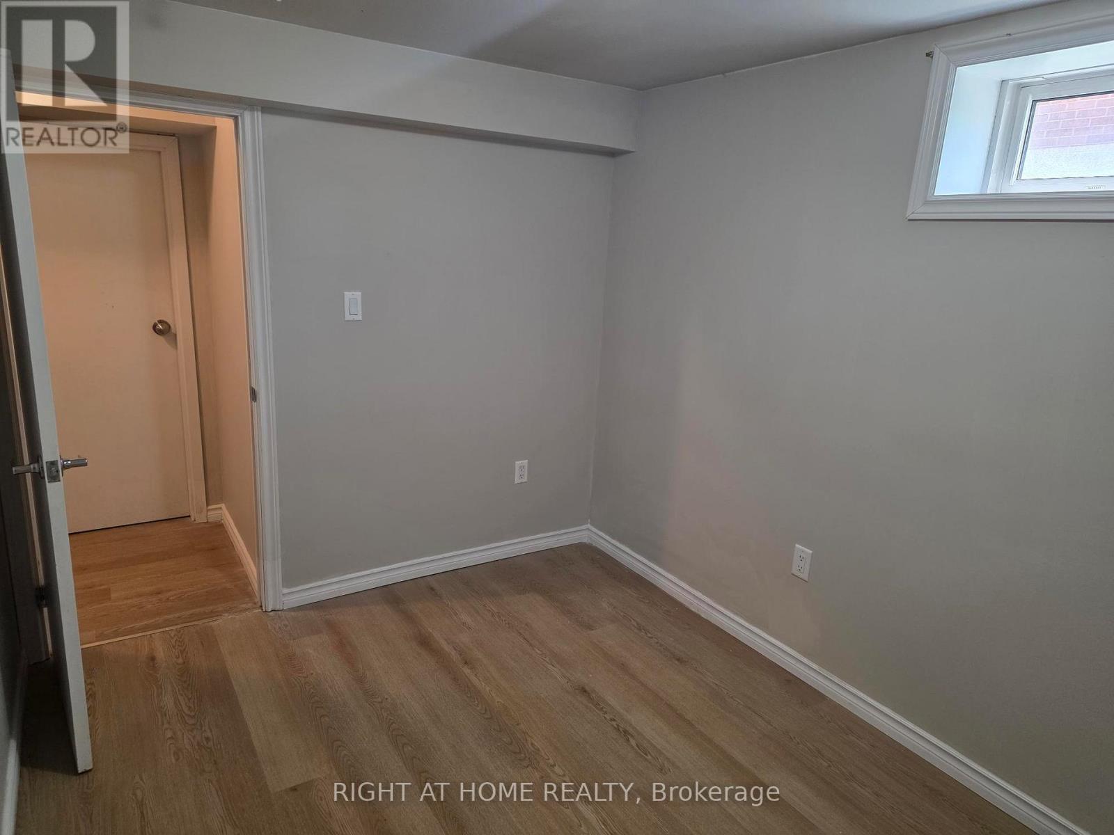 Lower - 35 Oak Street, Barrie, Ontario  L4M 3V3 - Photo 12 - S13814166