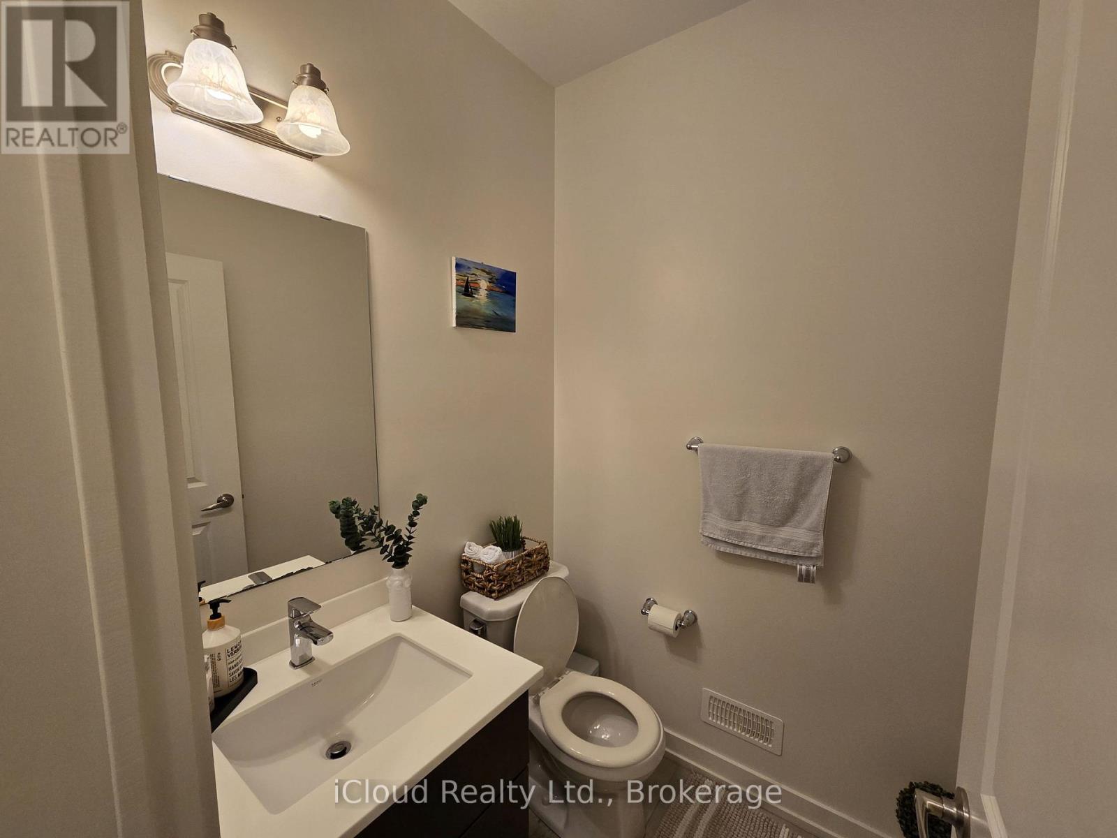 168 Squire Crescent, Oakville, Ontario L6H 0L7 - Photo 3 - W13814196