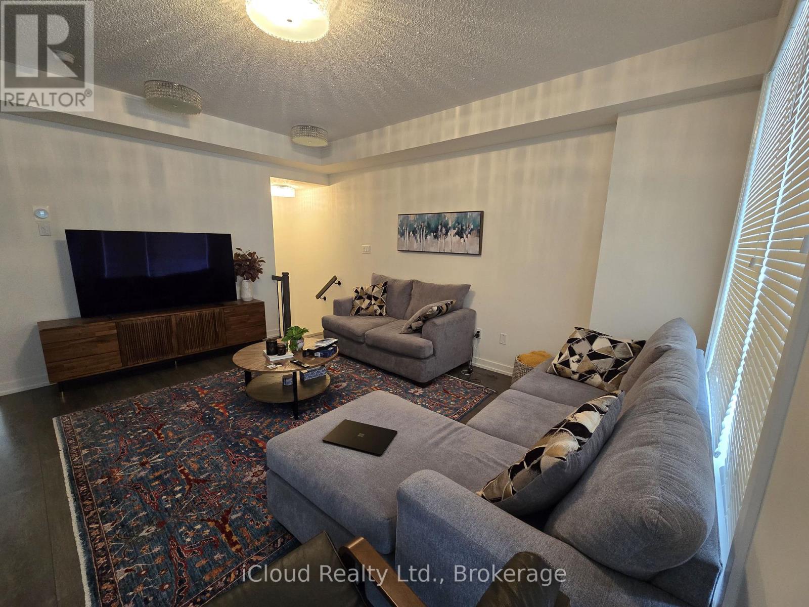 168 Squire Crescent, Oakville, Ontario L6H 0L7 - Photo 4 - W13814196