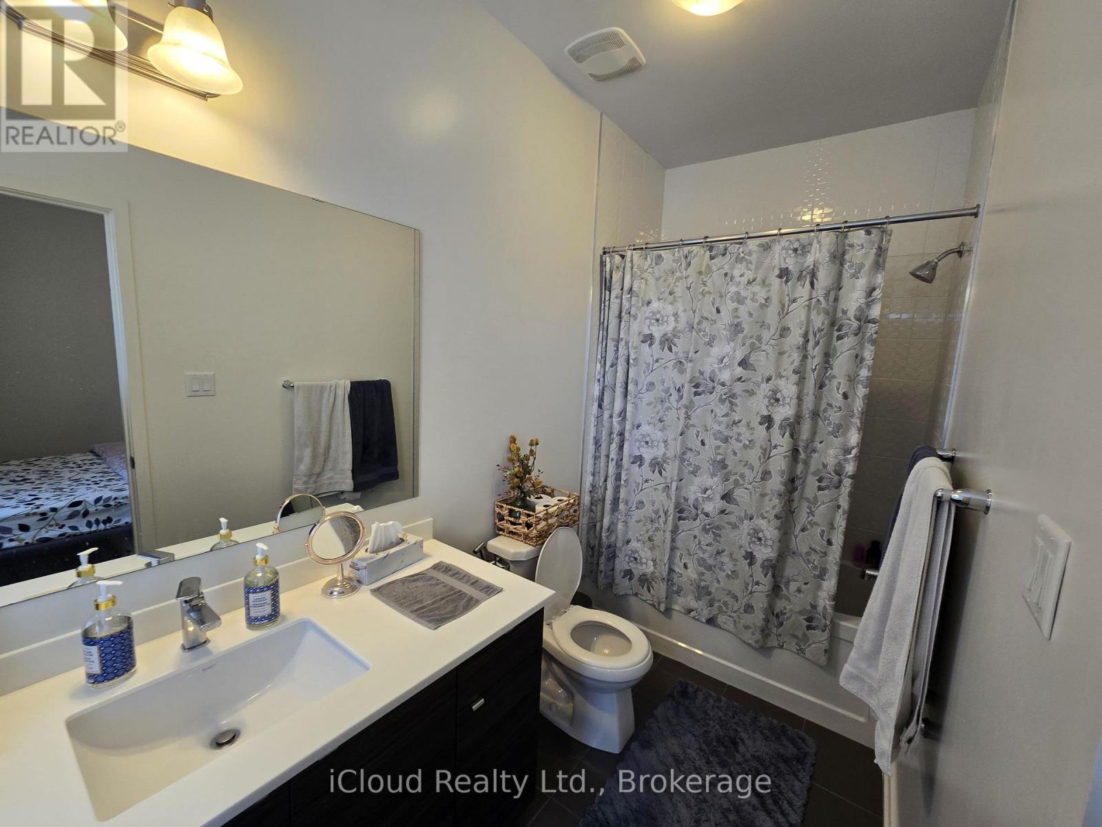 168 Squire Crescent, Oakville, Ontario L6H 0L7 - Photo 6 - W13814196