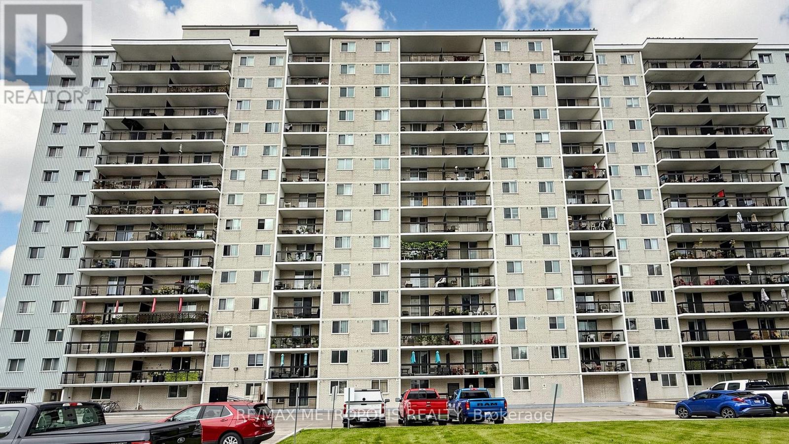310 - 1100 Caven Street, Mississauga, Ontario  L5G 4N3 - Photo 2 - W13814212