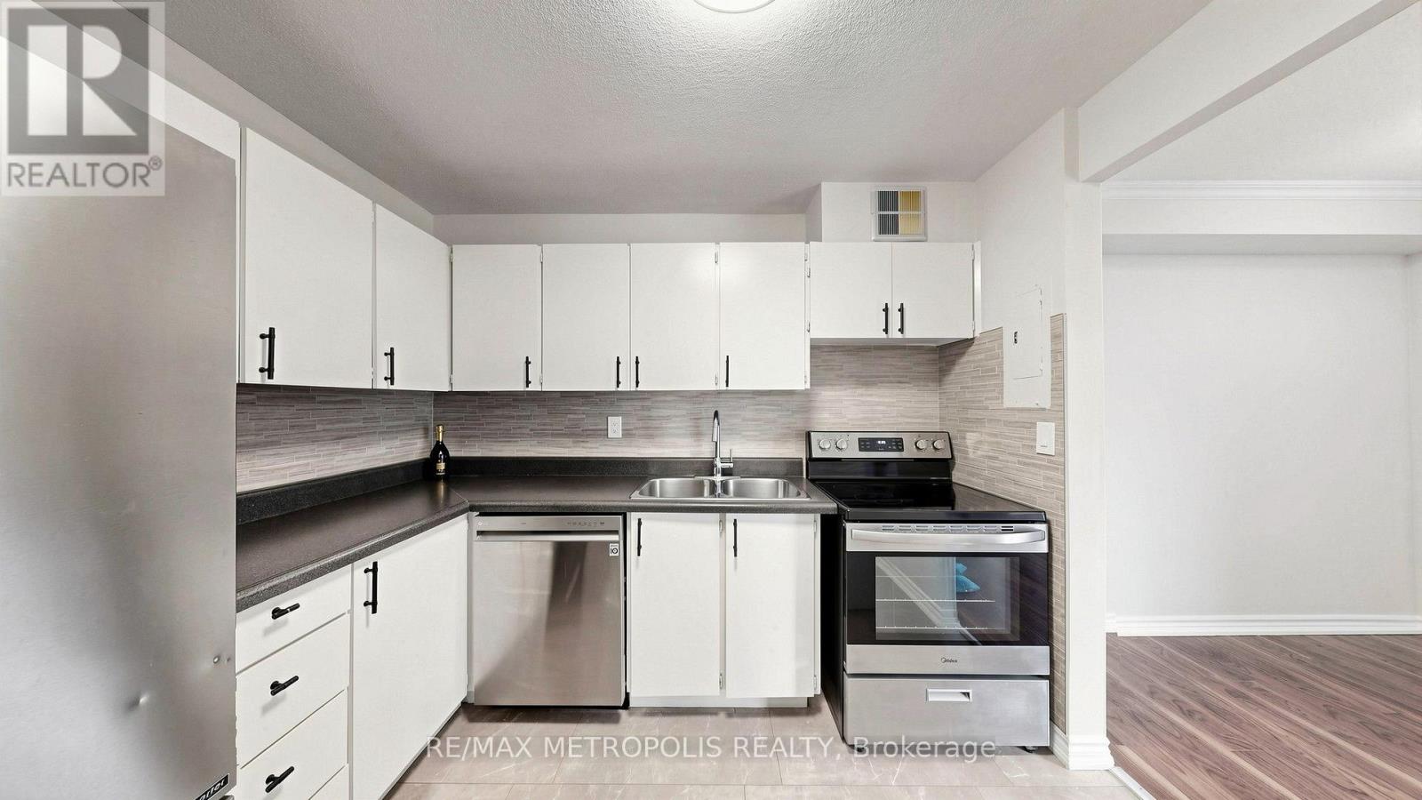 310 - 1100 Caven Street, Mississauga, Ontario  L5G 4N3 - Photo 23 - W13814212