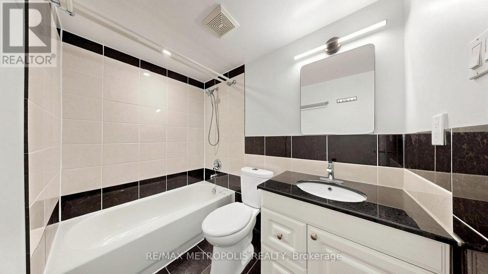 310 - 1100 Caven Street, Mississauga, Ontario  L5G 4N3 - Photo 37 - W13814212