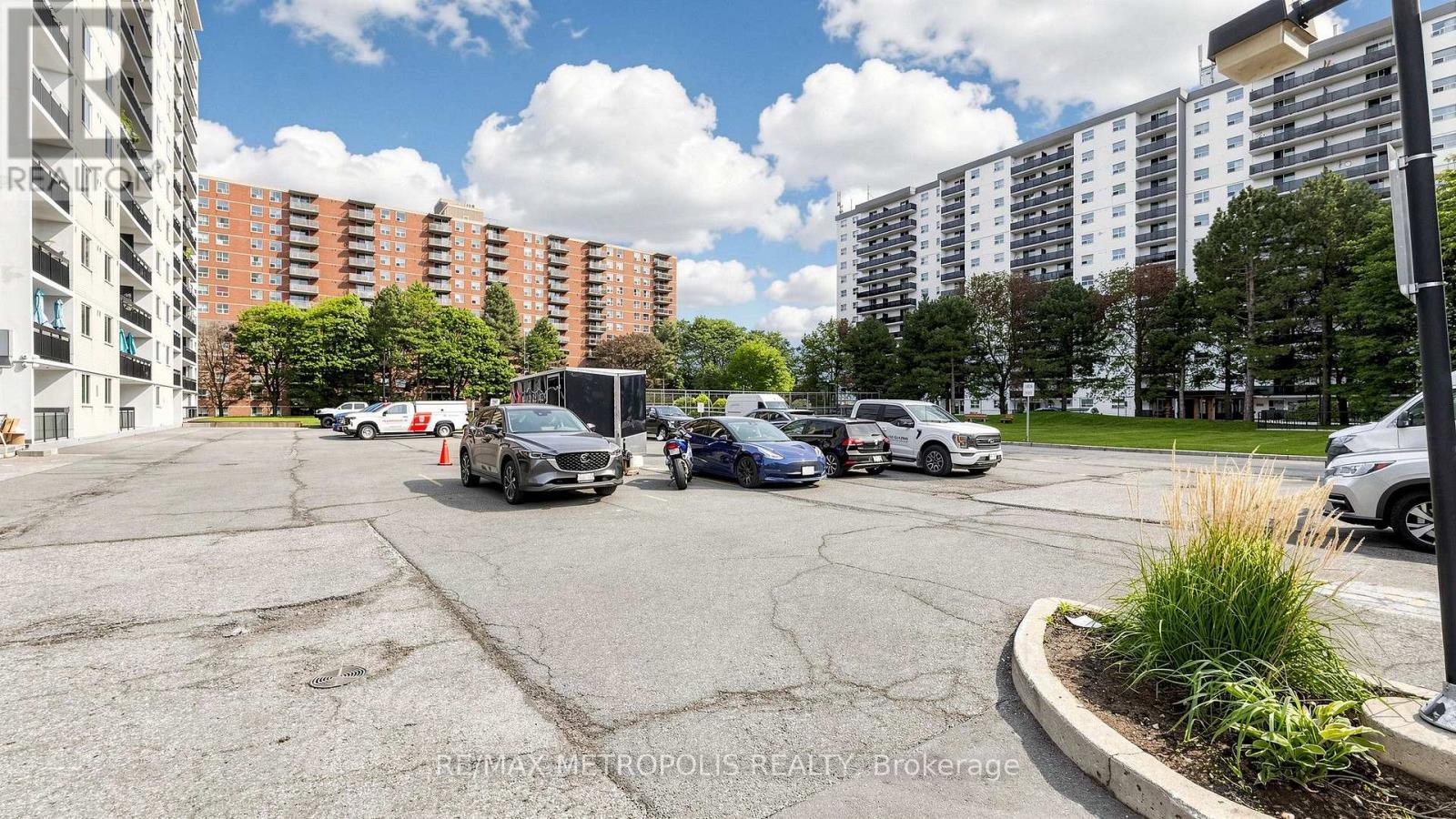 310 - 1100 Caven Street, Mississauga, Ontario  L5G 4N3 - Photo 4 - W13814212