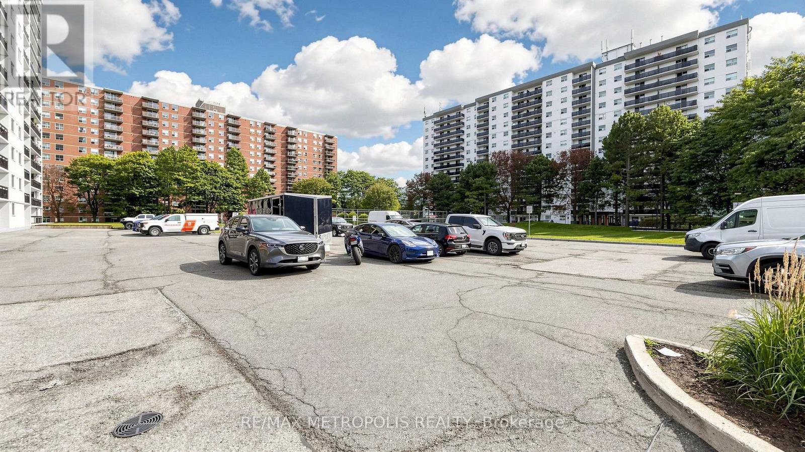 310 - 1100 Caven Street, Mississauga, Ontario  L5G 4N3 - Photo 5 - W13814212