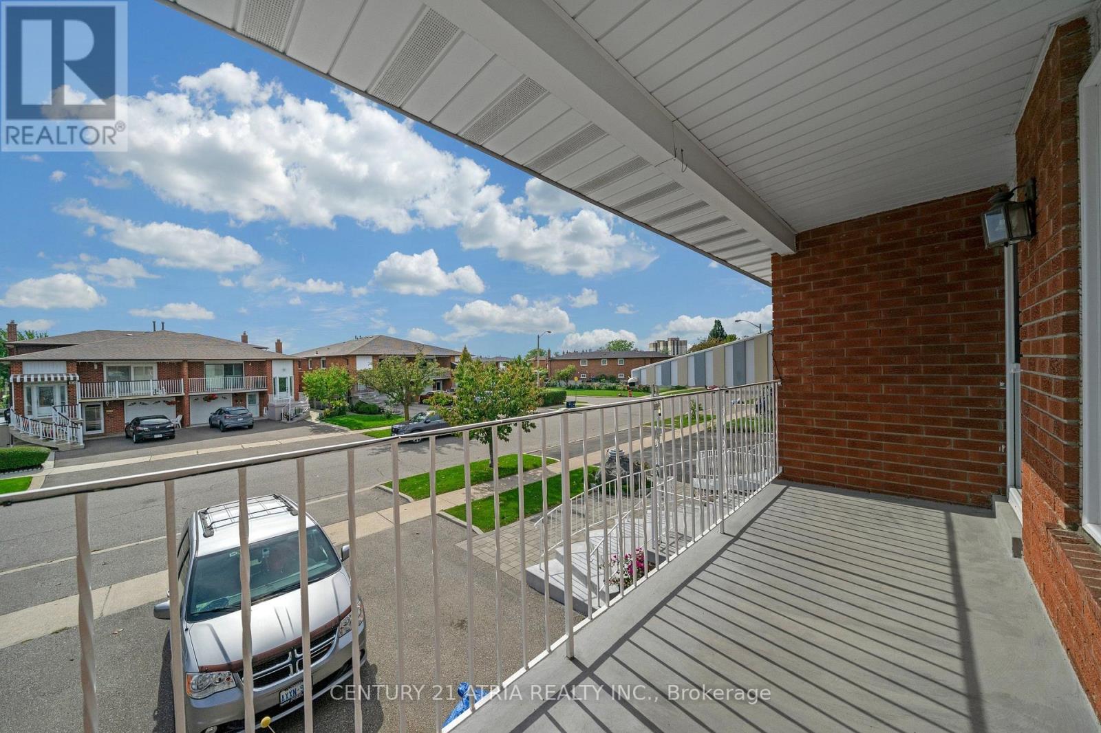 34 Sawmill Road, Toronto, Ontario  M3L 2M2 - Photo 12 - W13814266