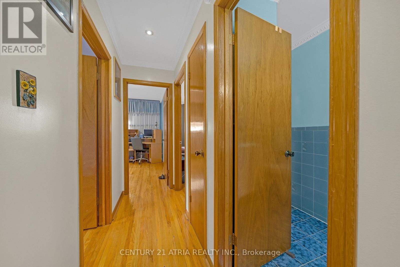 34 Sawmill Road, Toronto, Ontario  M3L 2M2 - Photo 17 - W13814266