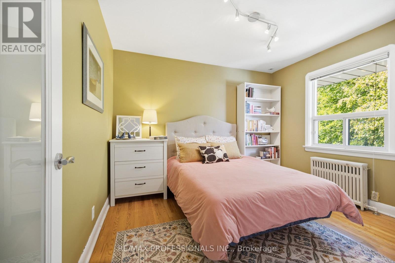 60 Fernalroy Boulevard, Toronto, Ontario  M8Z 3W3 - Photo 22 - W13814272