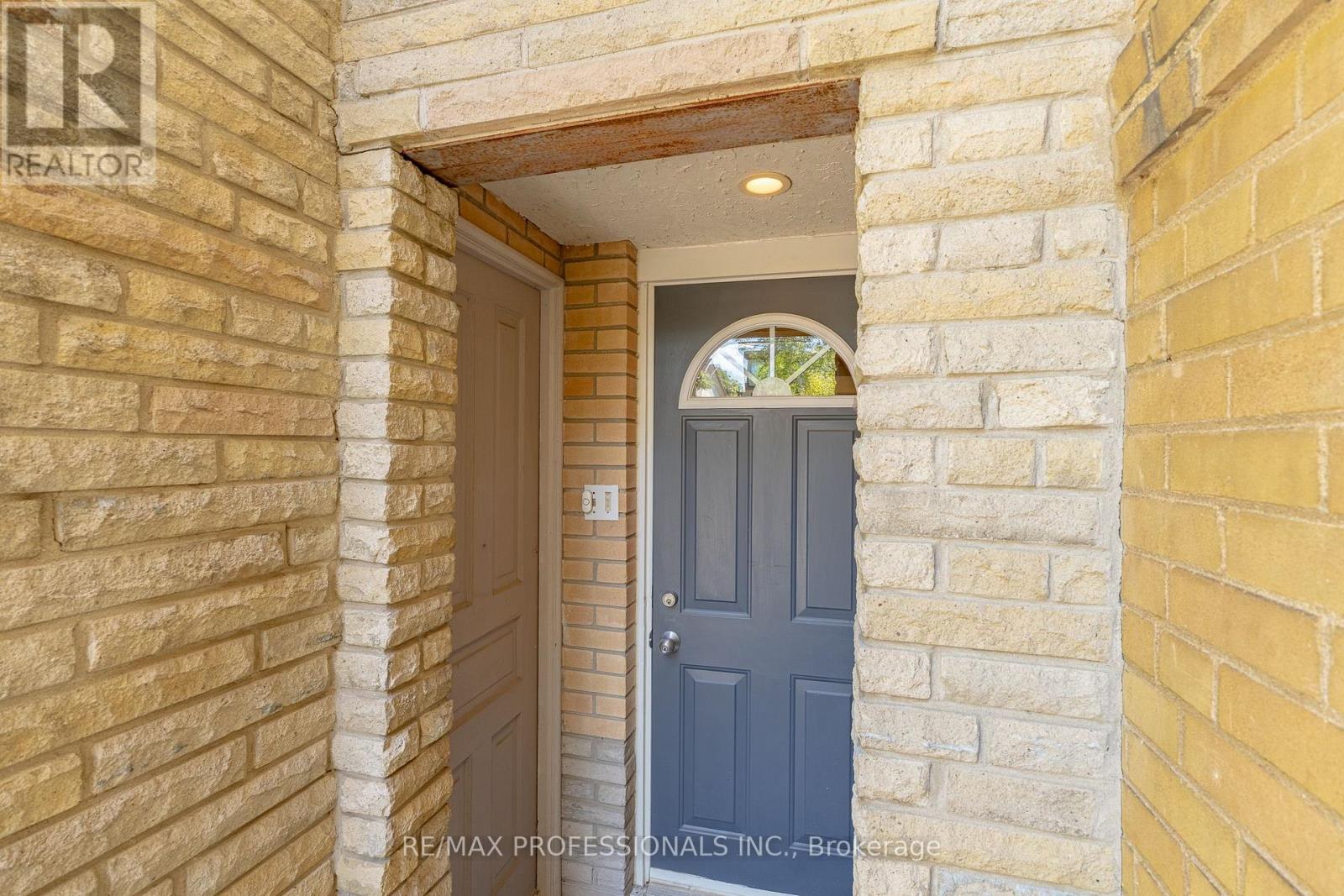 60 Fernalroy Boulevard, Toronto, Ontario  M8Z 3W3 - Photo 28 - W13814272