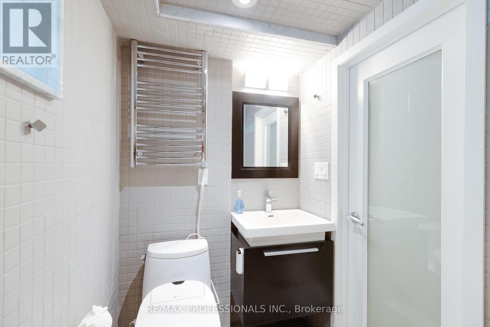 60 Fernalroy Boulevard, Toronto, Ontario  M8Z 3W3 - Photo 33 - W13814272