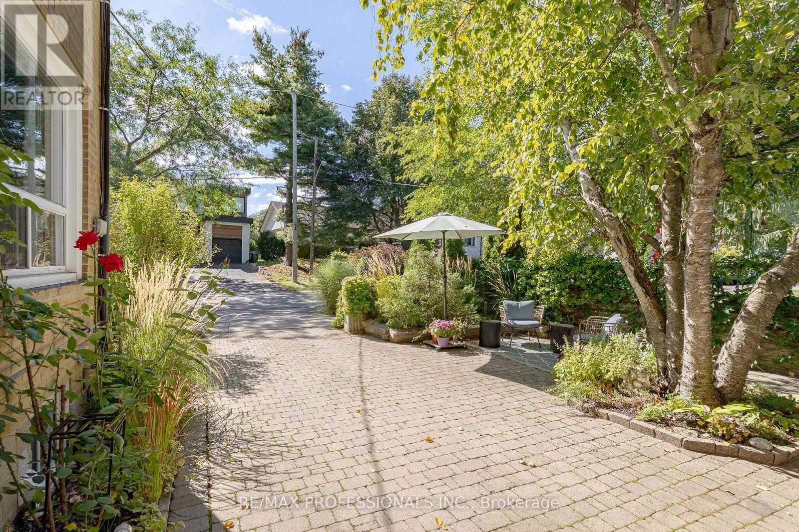 60 Fernalroy Boulevard, Toronto, Ontario  M8Z 3W3 - Photo 40 - W13814272